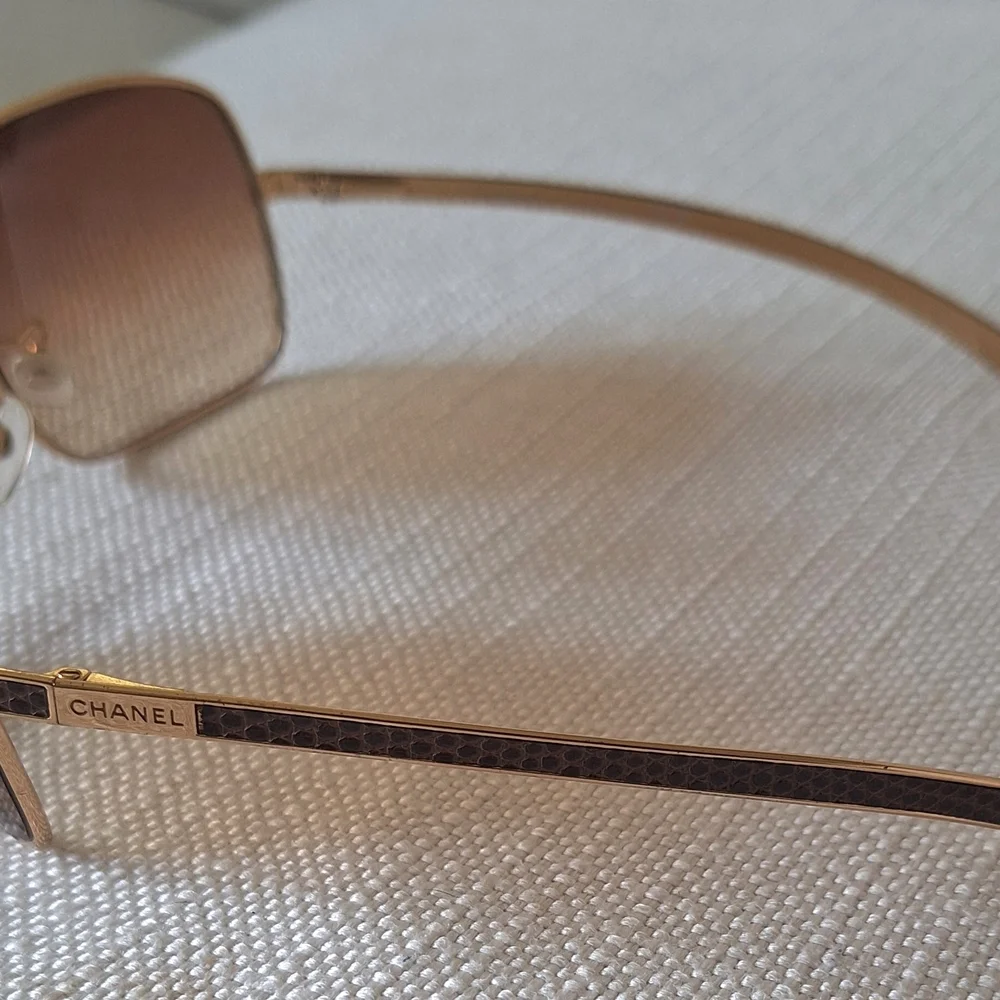 CHANEL 4141-Q Gold Frame Brown Gradient Aviator Sunglasses - Picture 3 of 8